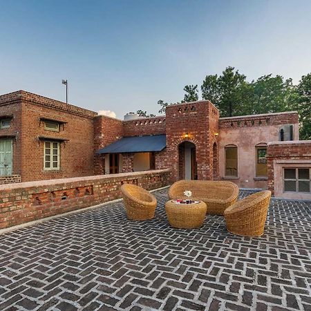 Stayvista'S Peepal Haveli - Rustic Kothi With Terrace, Breathtaking View & Bonfire Narainpur  Екстериор снимка