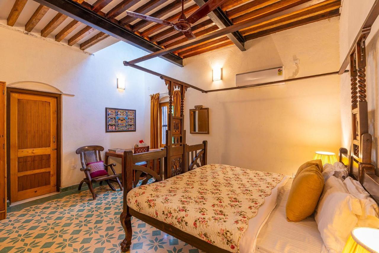 Stayvista'S Peepal Haveli - Rustic Kothi With Terrace, Breathtaking View & Bonfire Narainpur  Екстериор снимка