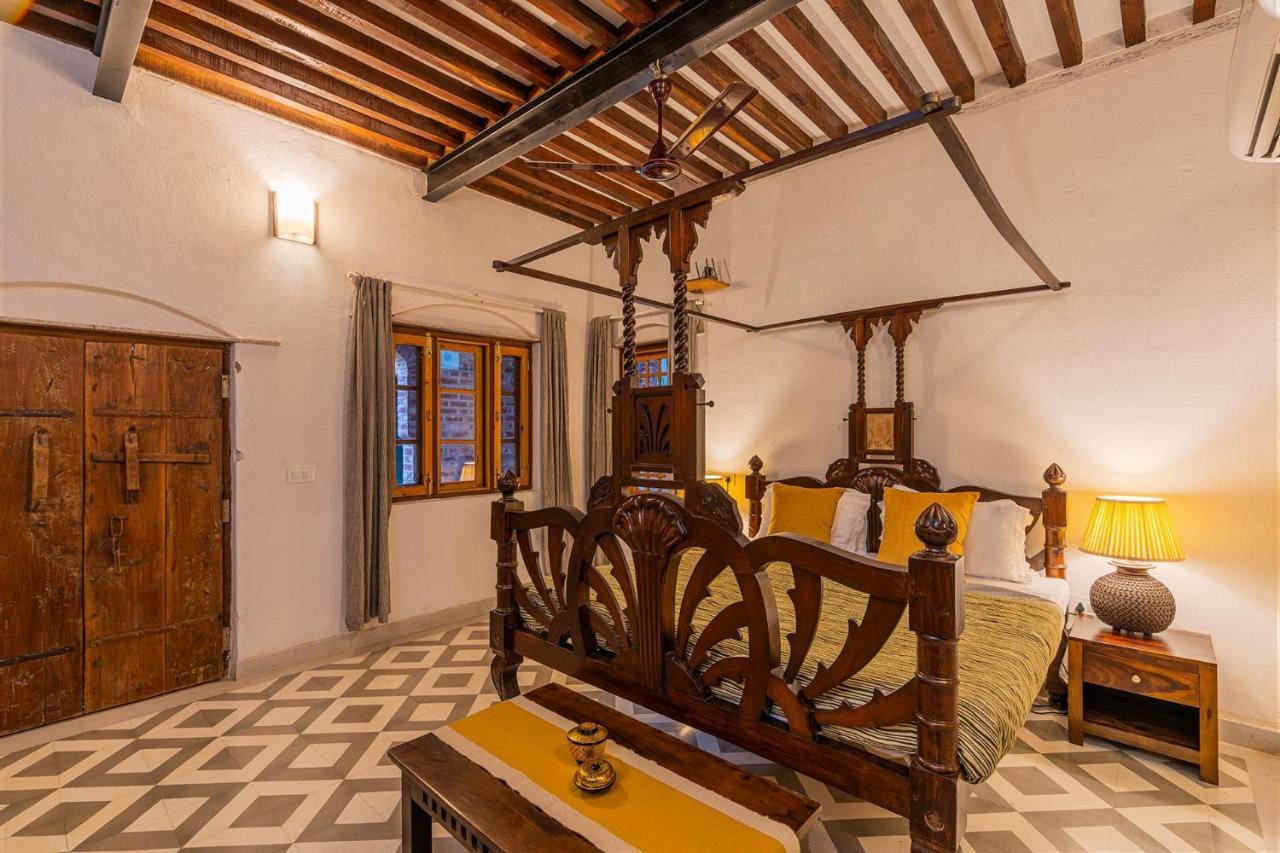 Stayvista'S Peepal Haveli - Rustic Kothi With Terrace, Breathtaking View & Bonfire Narainpur  Екстериор снимка