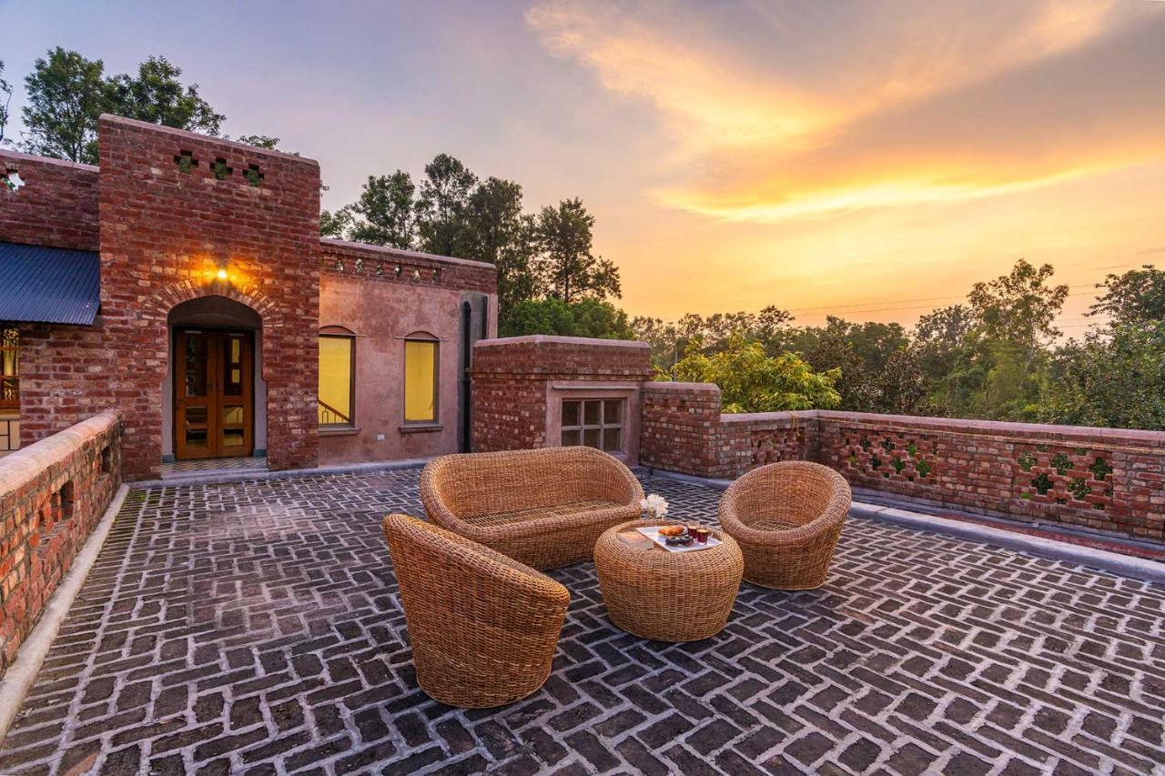 Stayvista'S Peepal Haveli - Rustic Kothi With Terrace, Breathtaking View & Bonfire Narainpur  Екстериор снимка